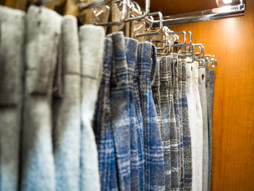 С чем носить мужские брюки в клетку С чем носить мужские брюки в клетку